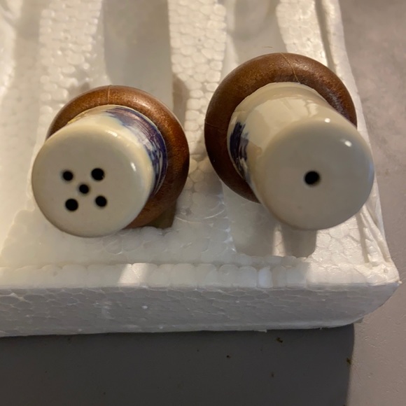 Vintage Materia Hostess Server Set with Shakers - Picture 8 of 10